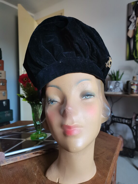 Vintage 1940s  black velvet halo hat french - image 1