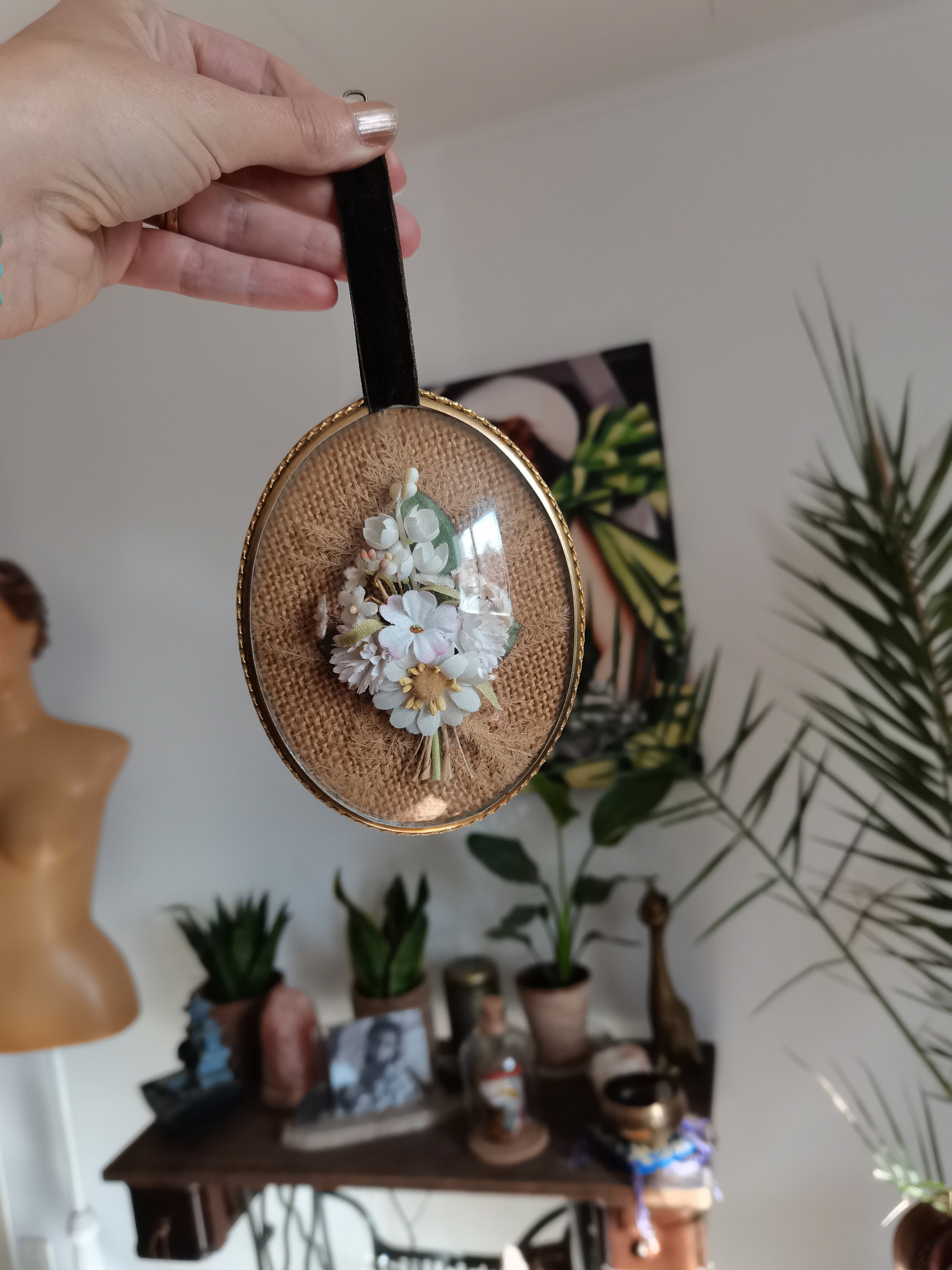 Vintage 1960S 1970S Dome Frame Flowers Floral