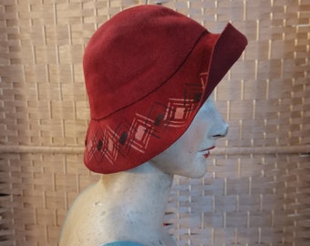 Vintage 1960s does 1920s cloche hat  french