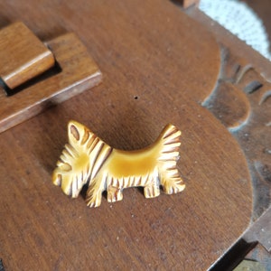 Vintage 1930s 1940s dog brooch image 1