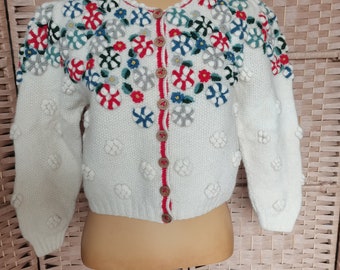 Vintage Wolkenstricker 1980s does 1940s austrian embroidered cardigan trachten stricke Size M