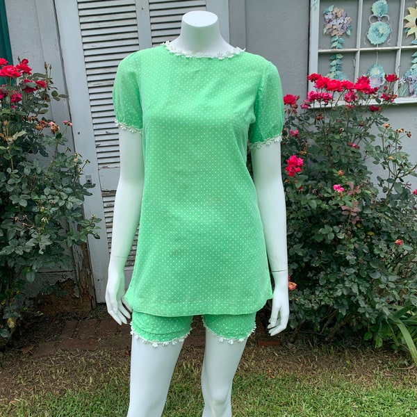 1960's Well Worn But Adorable Baby Doll Women's Green Bloomers/Shorts Outfit