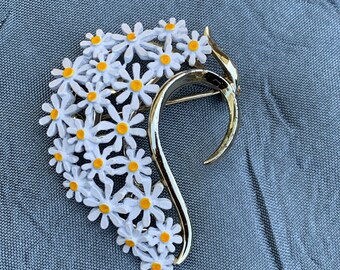 Daisy Brooch