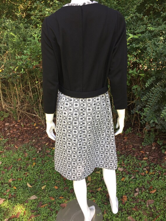 Large Black and White Polyester 70s Dress - image 10