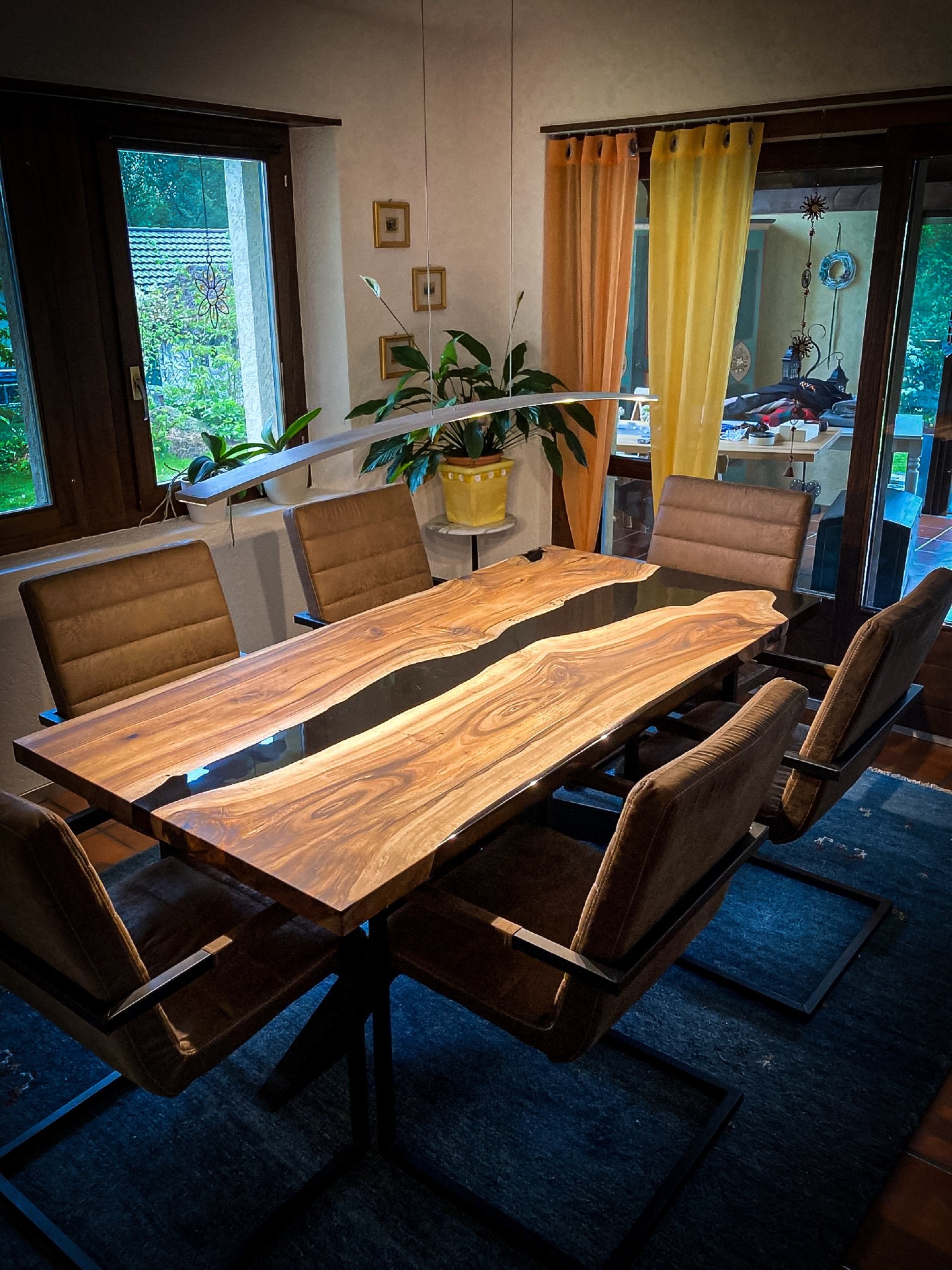 Schwarze Epoxy Couchtisch Nussbaum Holz Tisch Fluss Fluss | Etsy