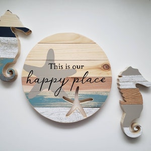 This Is Our Happy Place Sign, Starfish Wooden Round, Beach Home Decor, Nautical Cottage, shabby chic, coastal style afbeelding 1