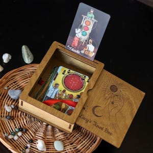 Tarot-Karten-Aufbewahrungsbox–Holzschatulle–Witchy Decor–Spirituelles Geschenk–Ein Kartenhalter–Magische Altar Box–Hexengeschenk–Handgefertigte Zauberbox