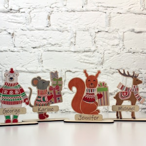 Gepersonaliseerde plaatsnamen-tafeldecoraties instellen-gepersonaliseerd kerstdecor-houten kerstgunsten-kerstplaatskaarten-kerstornament