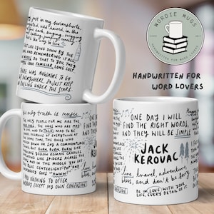Pode incluir: Duas canecas de cerâmica branca com texto escrito à mão em preto. A caneca superior apresenta o texto "The only truth is music." e a caneca inferior apresenta o texto "One day I will find the right words, and they will be simple. Jack Kerouac."