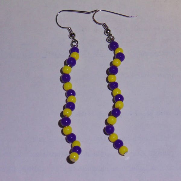 LSU Vikings LA Lakers yellow purple team color glass bead earrings fashions sports teams unique swirling lightweight pretty long trendy fans