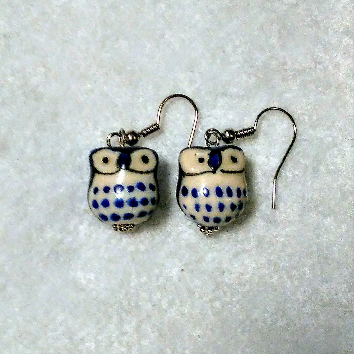 Dark blue ceramic bead owl earrings beautiful dark pretty nocturnal birds barn animals pets farms zo