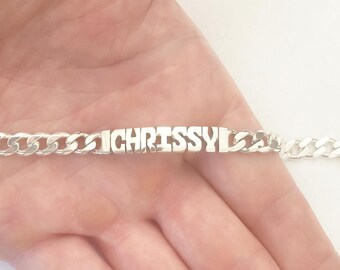 Pulsera con nombre tallada a mano en plata de ley: Joyería de identificación personalizada