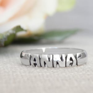 Anillo con nombre en plata de ley - Bandas de 5 mm, 7 mm y 10 mm - Tallado a mano - Anillo personalizado - Anillo personalizado - Anillo de plata - Anillo con nombre