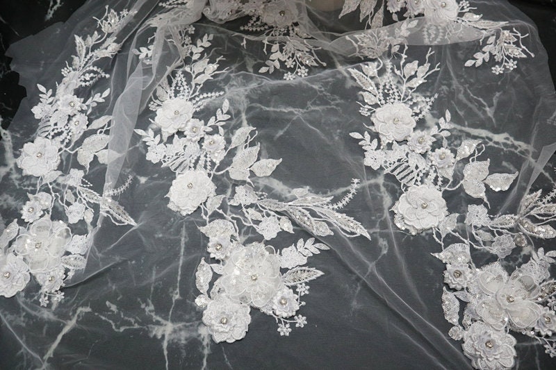 White Large Flower Sequined 3D Lace Fabric Polyester 48-50 1344