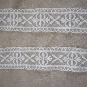 off white Spitzenborte Meterware, 4 cm mit Vintage Style bestickte Mesh Spitzenborte Stoffspitze