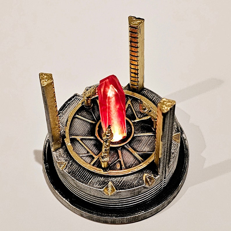 Power crystal Sci fi fantasy kyber crystal dilithium infinity stone magical rock image 3