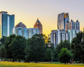Piedmont Park Pôr do sol Centro de Atlanta Geórgia Paisagem urbana iluminada pelo sol Arquitetura Fotografia Fundo de papel de parede Download digital