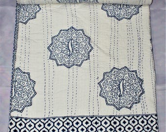 Edredón Kantha con estampado de bloques a mano en azul: ropa de cama de algodón estilo bohemio