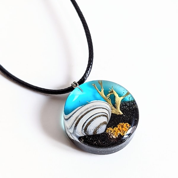 Mediterranean pendant, Blue ocean pendant, Beach lovers pendant, Gift ideas for summer, Sand and natural shells necklace