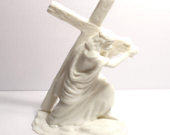 Jesus Carrying the Cross - 6 Inches