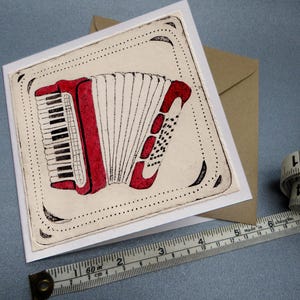 Piano Akkordeon Grußkarte - perfekt für Akkordeon Spieler! Handgefertigtes Kunstwerk, Original Intaglio-Druck, frei gelassen für Ihre eigene Nachricht