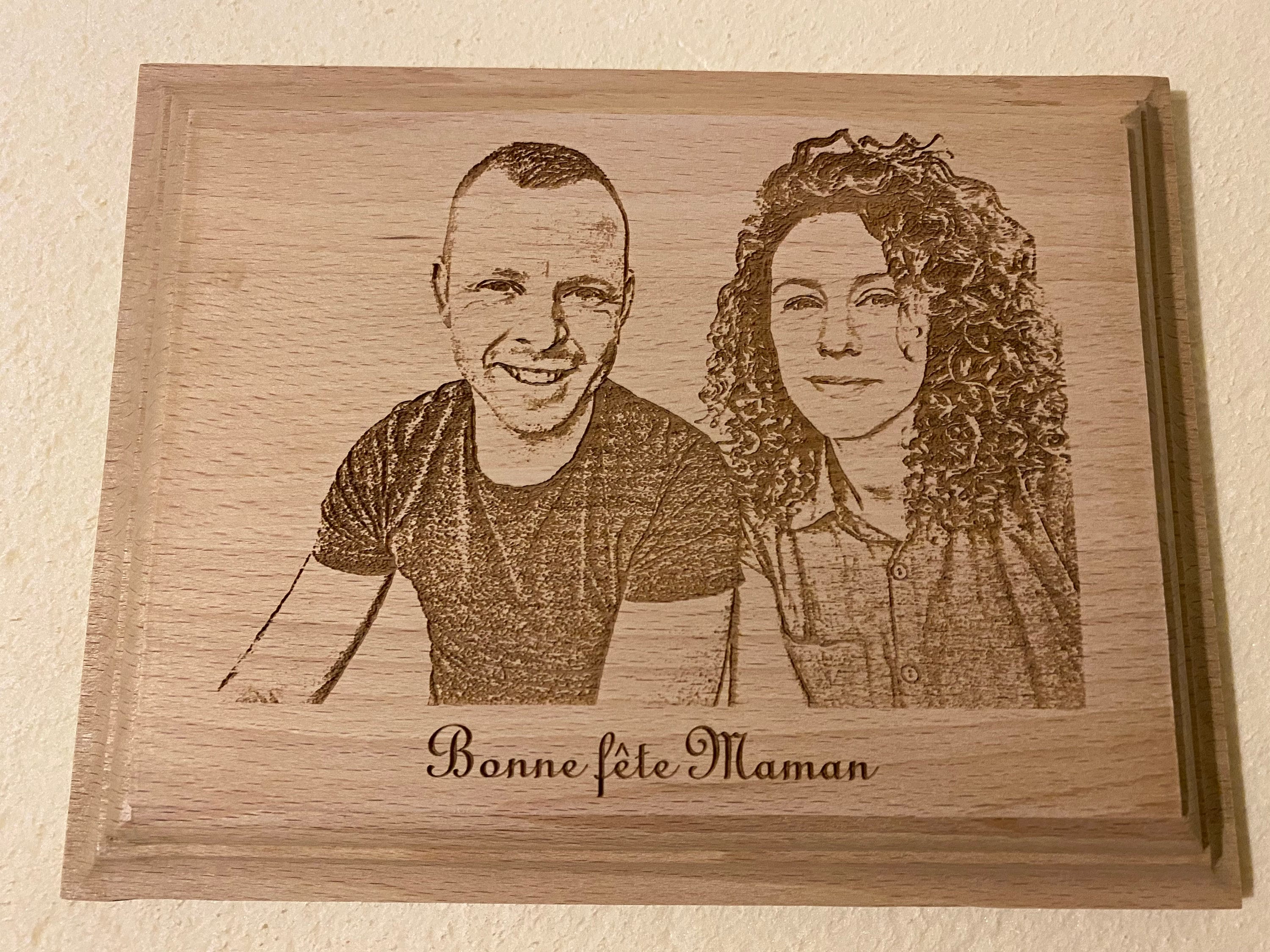 Portrait Gravé en 3D sur Bois, avec Support, Photo Gravée Bois Massif de Hêtre, Gravure Engraved On 