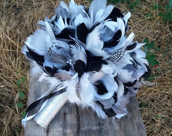 Black & White Bridal bouquet, Gatsby Wedding, Feather bouquet, Alternative bouquet, Bridesmaids,Vintage style, Groomsmen boutonniere,Corsage