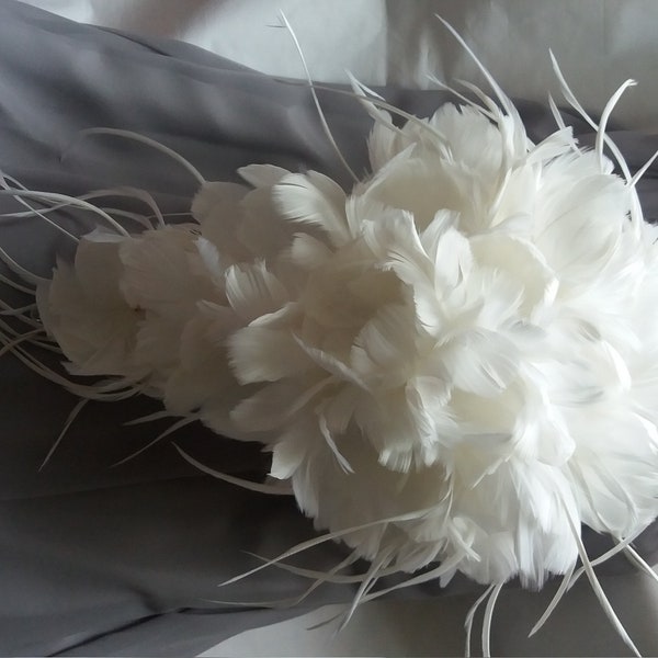 Bouquet de mariée cascade, bouquet de plumes, accessoire de mariée, bouquet vintage, bouquet blanc, mariage Gatsby, fleurs en plumes, couleur de votre choix