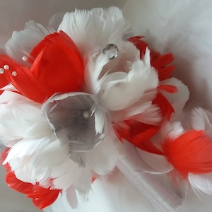Cascade Wedding bouquet, Red/White flowers, Feather Bridal bouquet, Gatsby Wedding, Alternative bouquet, Brooch bouquet, Bridesmaids bouquet