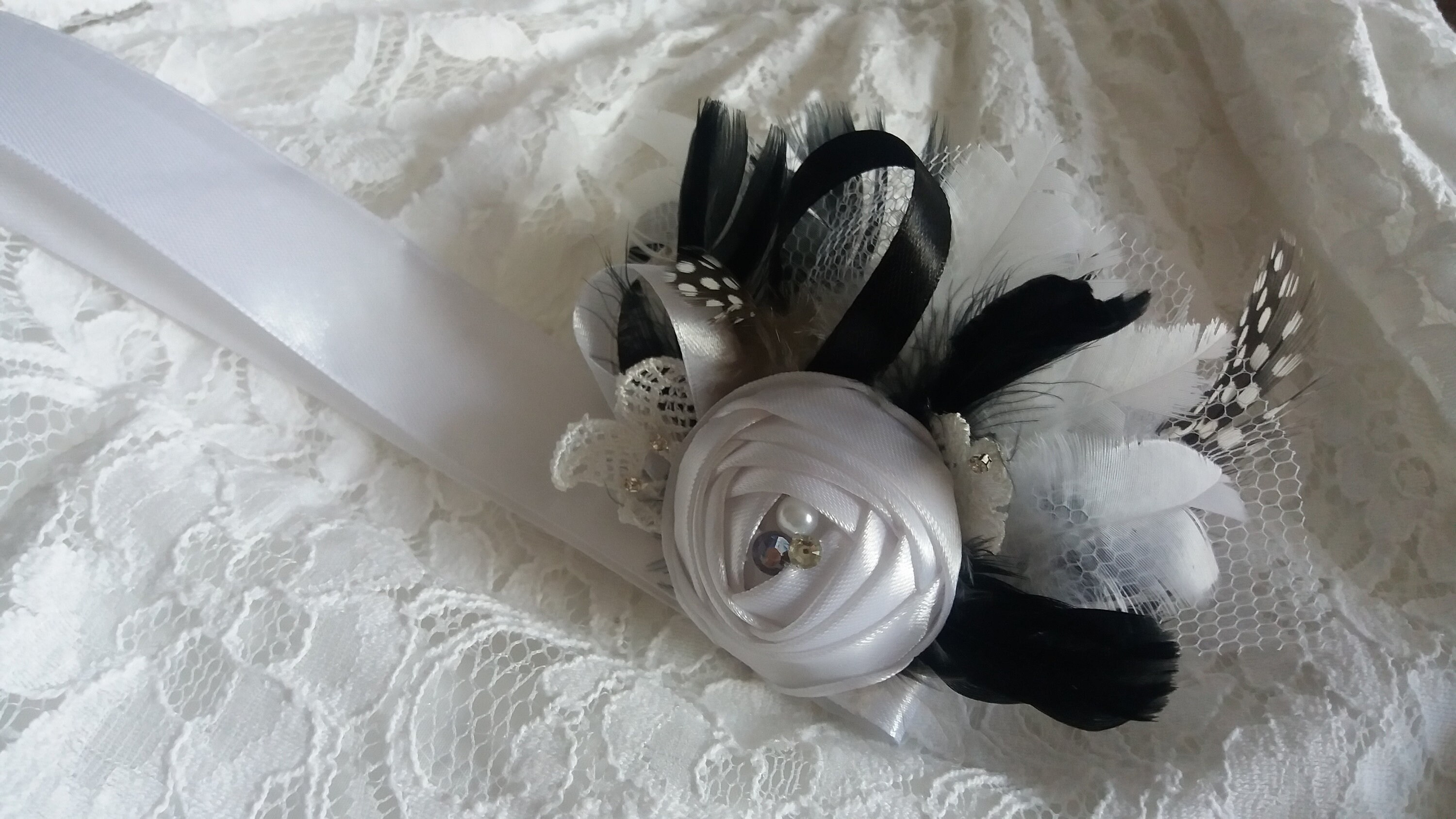 Wrist corsage Wedding corsage Black/White corsage White | Etsy