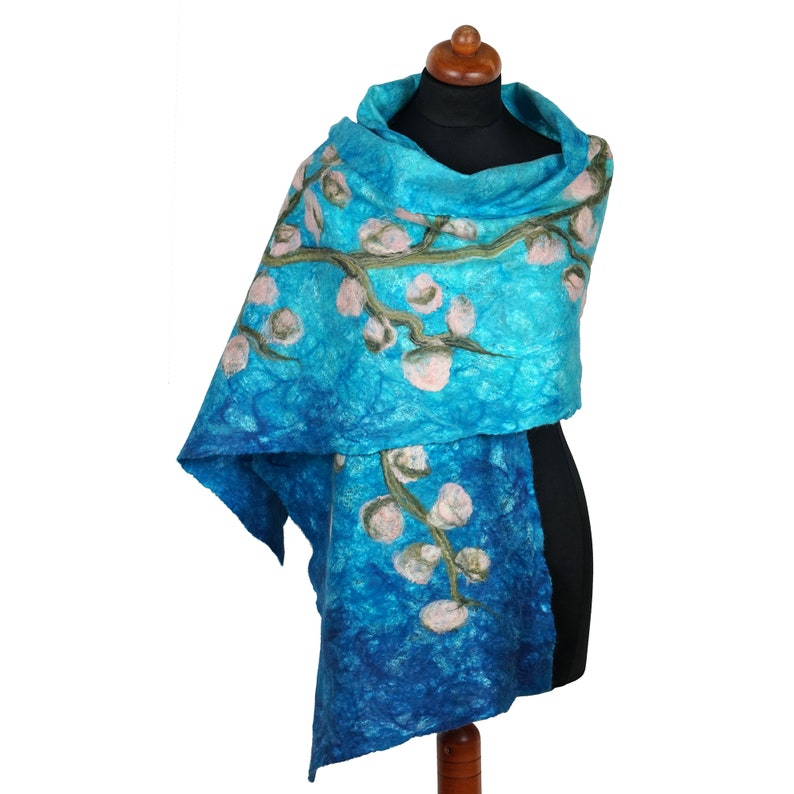 Felted scarf on loosely arranged silk fibers silk laps, shawl in shades of turquoise with flowers, felting shawl, felt scarves for women zdjęcie 2