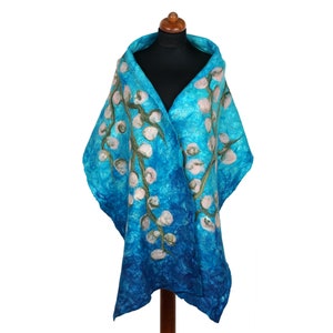 Felted scarf on loosely arranged silk fibers silk laps, shawl in shades of turquoise with flowers, felting shawl, felt scarves for women zdjęcie 4