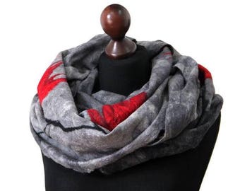Felted scarf on loosely arranged silk fibers - silk laps, shawl in shades of gray with red flowers, felting shawl, felt scarves for women