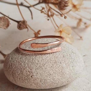 Ultra Thin Hammered Copper Wrap Around Ring, Adjustable Copper Crossover Ring, Textured Copper Finger, Thumb or Midi Ring, Everyday Ring