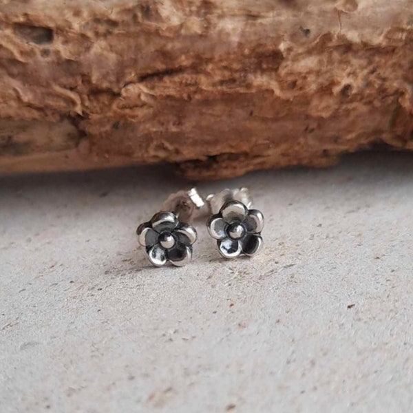 Tiny Silver Flower Stud Earrings ~ Oxidised Fine Silver ~ Small Forget Me Not Studs ~ Cute Little Floral Earrings with Antique Finish ~ 6mm