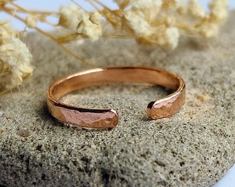 Hammered Copper Open Band Ring ~ Adjustable Copper Ring ~ Textured Copper Thumb Ring ~ Handmade Rustic Jewellery ~ 7th Anniversary Gift