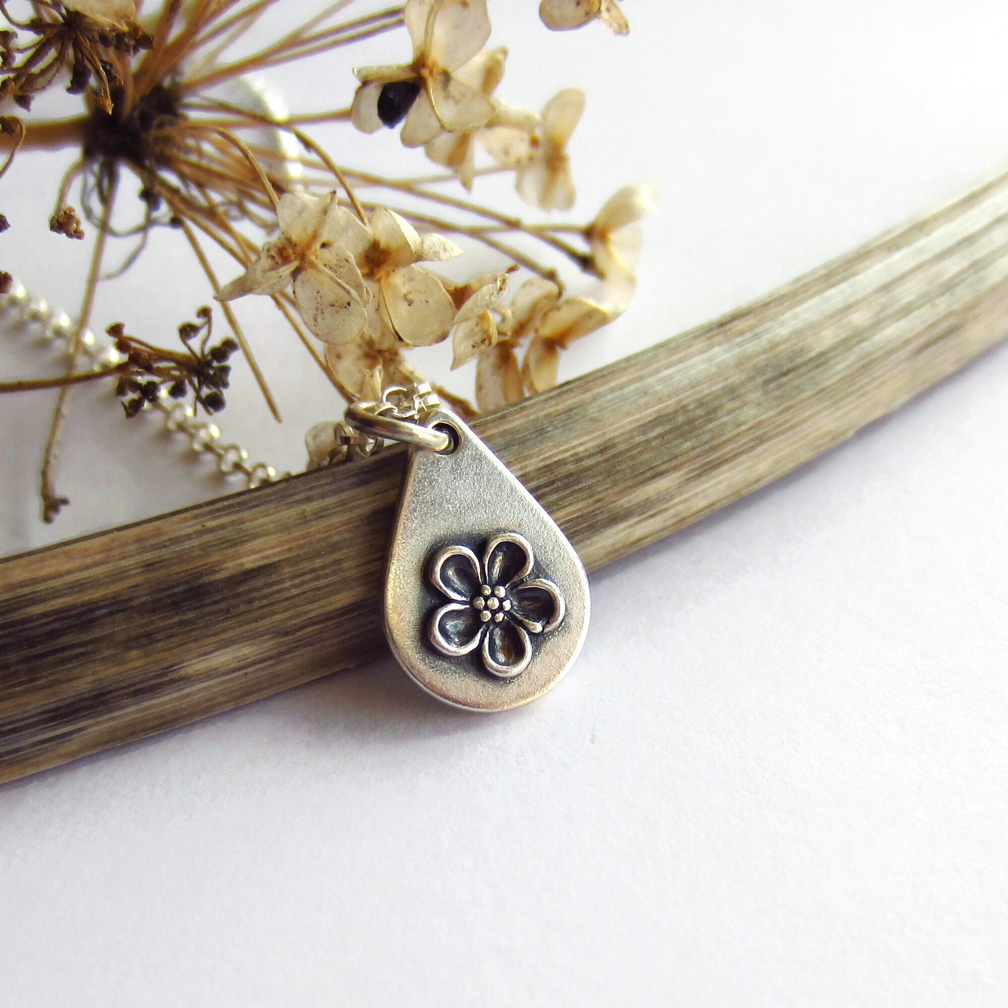 Sterling Silver Large Teardrop Pendant Necklace Gold Vermeil Flowers UK Seller Sterling Silver Large Teardrop Pendant Necklace Gold Vermeil Flowers UK Seller