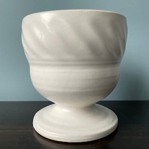 Vintage Hull Pottery Planter F84 White Pedestal