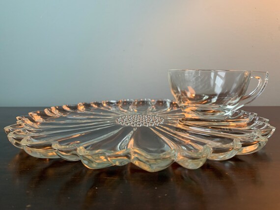 Glass snack plates hotsell