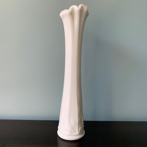Westmoreland White Milk Glass Paneled Grape Bud Vase Swung Ruffled Rim Grapes Leaves Grapevine