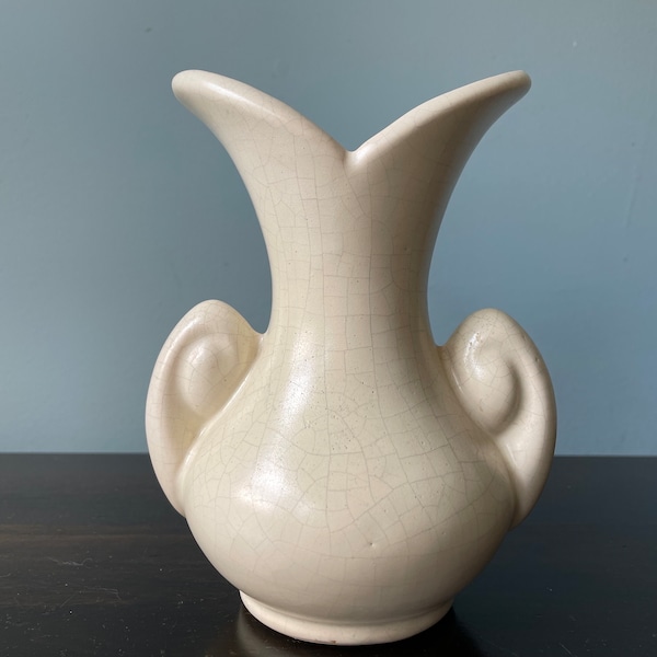 Vintage Pottery Vase Rumrill by Red Wing Tulip Vase Ivory Cream White