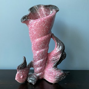 Vintage Hull Pottery Ebb Tide Vase Fish Shell Pink Speckled Ceramic