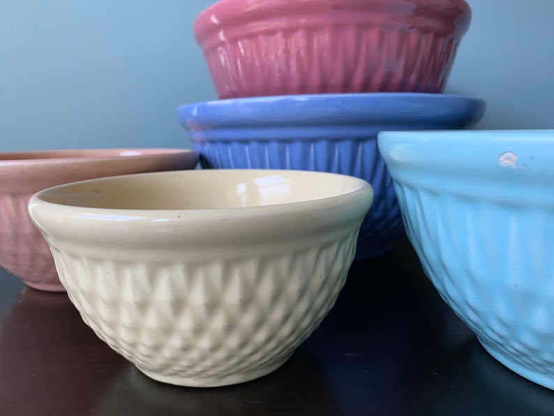 Vintage Hull Pottery Nesting Mixing Bowl Quilted Diamond Pastel 5-Piece Set Boho Farmhouse Nuline Bak-Serve image 3