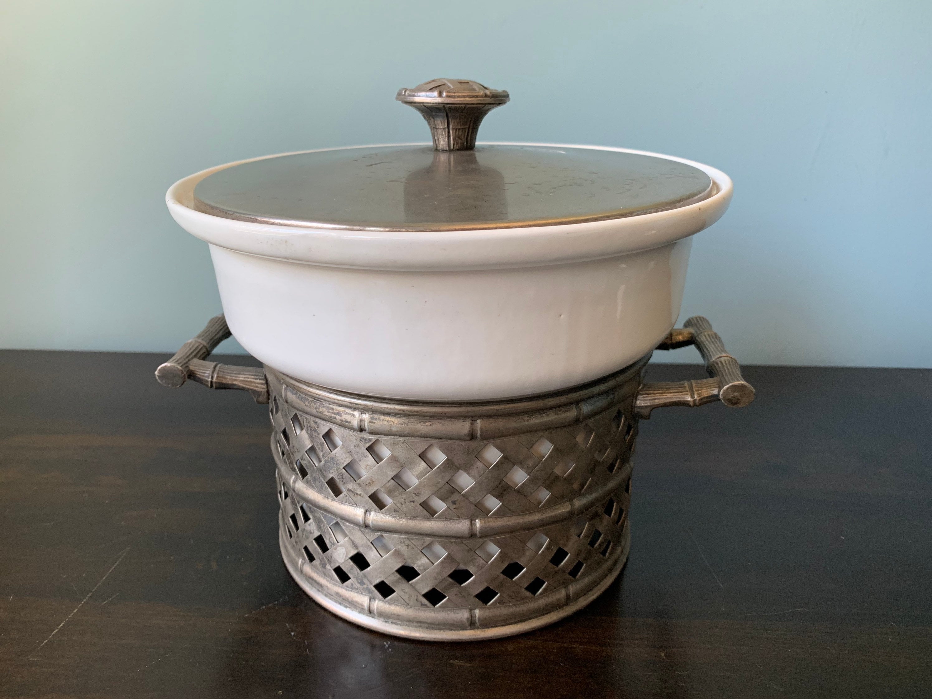Vintage Covered Casserole Pottery Dish Metal Carrier Server Handles Faux Bamboo Rattan White Silvertone Tiki