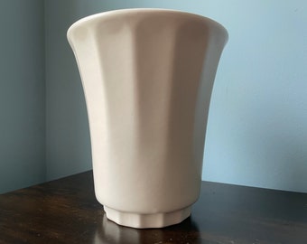 Vintage Haeger Pottery Vase Pedestal Footed Fluted Flared Cream Ivory White Matte