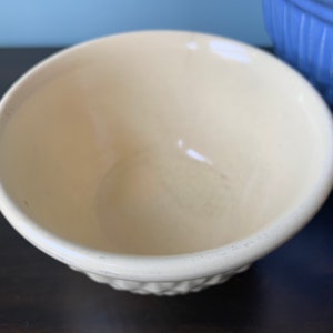 Vintage Hull Pottery Nesting Mixing Bowl Quilted Diamond Pastel 5-Piece Set Boho Farmhouse Nuline Bak-Serve image 5