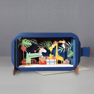 dierenfamilie, krokodil, giraffe, zebra, geschenkdozen, lasergesneden kaart, 3d bericht in een fles, pop-up kaart, 3d cadeaubon, handgemaakte kaart, 3d, cadeaubon