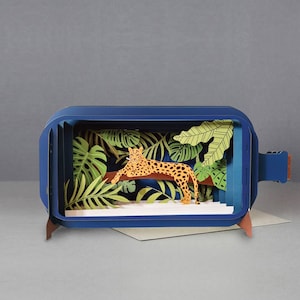grande gatto, leopardo, alberi, ramo, natura, fauna e flora, biglietto tagliato al laser, messaggio 3d in bottiglia, biglietto pop-out, buono regalo 3d, biglietto fatto a mano, 3d, buono regalo