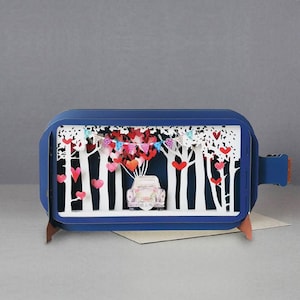 Mr & Mrs, cuori, stamina, auto per matrimoni, alberi, festeggiare, biglietto tagliato al laser, messaggio 3D in bottiglia, biglietto pop-out, buono regalo 3D, biglietto fatto a mano, 3D, buono regalo