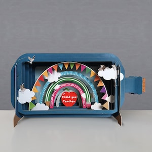 merci, professeur, pomme, trombones, guirlande, crayon, oiseaux, carte découpée au laser, message 3D dans une bouteille, carte pop-out, carte-cadeau 3D, école, règle